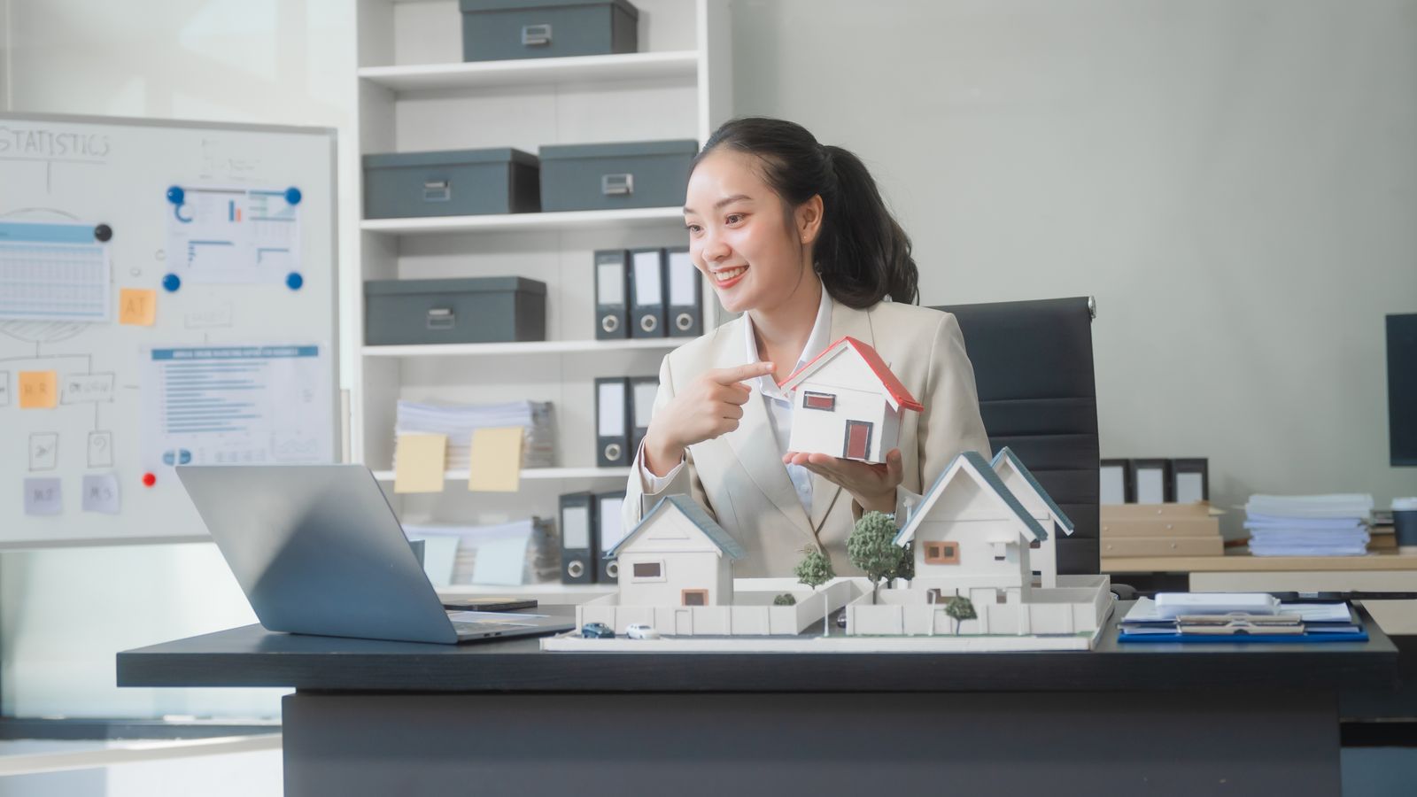 How to Successfully Change Brokerages: A Strategic Guide